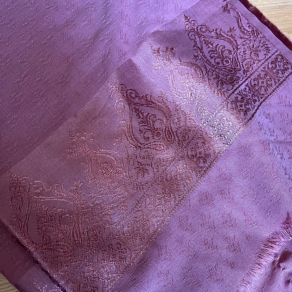 Silk-blend rose scarf - Picture 2 of 4